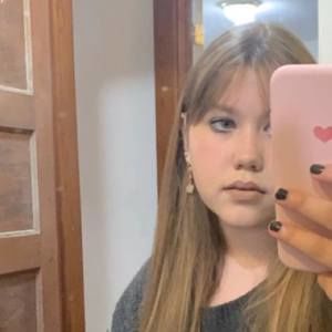 Meet your Posher, Isabella